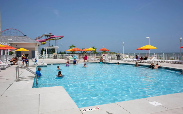 Cedar Point's Hotel Breakers