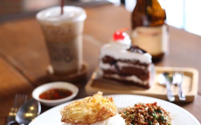 The 8 Factory Hotel Phitsanulok