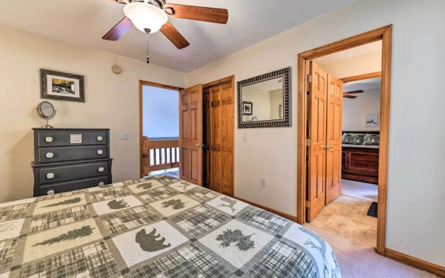 Pet-friendly Home w/ Deck + Mountain Views!