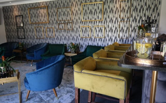 Quartet Hotel and Garden Suites