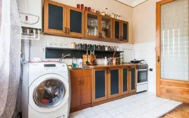 Dvizh Hostel Eli Spali