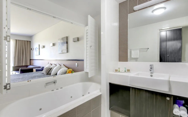 Macquarie Inn At Club Macquarie