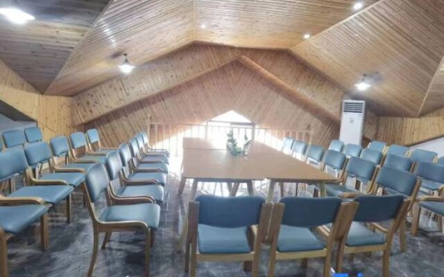 Anji Lujia Liangshan Hotel (Countryside Lujia Scenic Area)