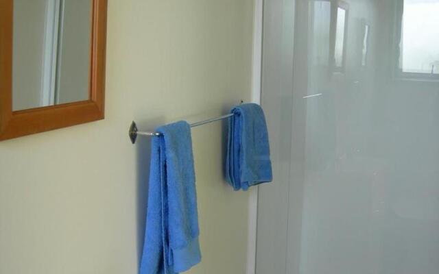 The White Elephant Accommodation - Hostel