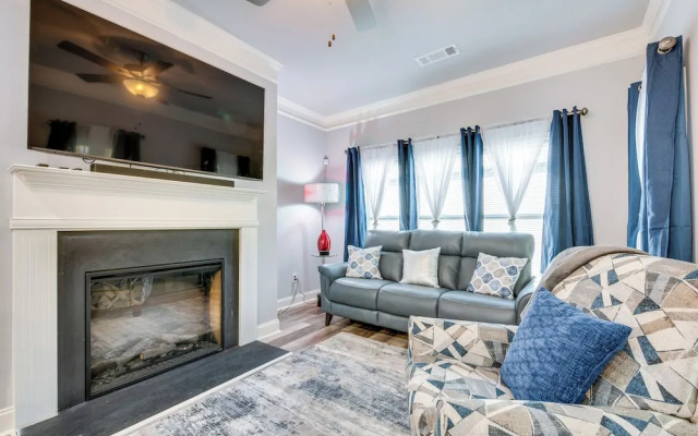 Atlanta Home w/ Patio, 8 Mi to Downtown + Aquarium