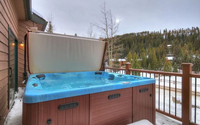 Eagle Ridge Escape 5 Bedroom Townhouse by RedAwning