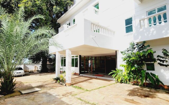 Pulickal Heights Hotel