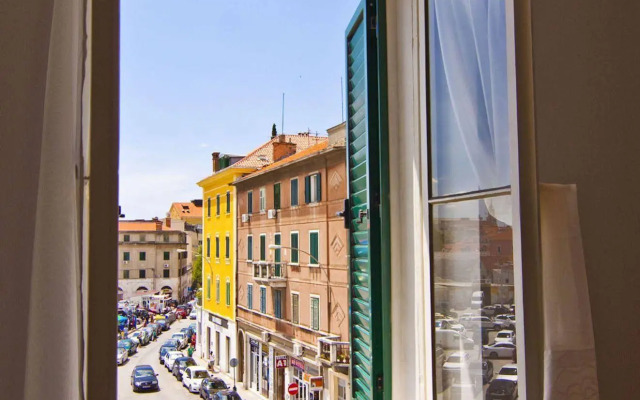 Rodrigo Apartments