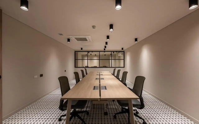 Nakúa Stay + Work