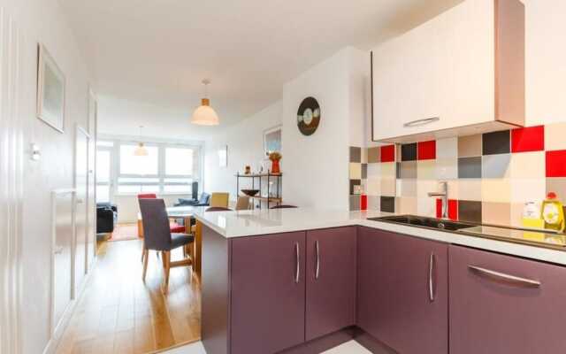 Bright and Colourful 2 bed Flat in Islington
