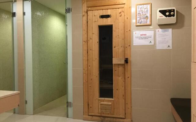 Cozy Studio Walk to BTS Free Wi-Fi Great Location