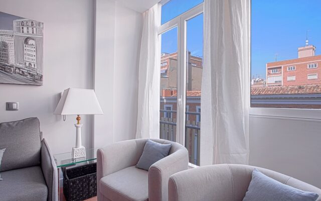 Cozy & Bright 1 Bd Apartm one Step Away Form Retiro Park. Retiro III