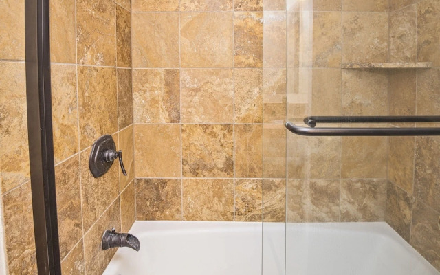 H1 Meadow Creek Condominiums 3 Bedroom Condo