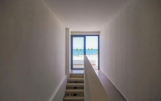 Gorgeous Terrific Roof Terrace With Private Picuzzi