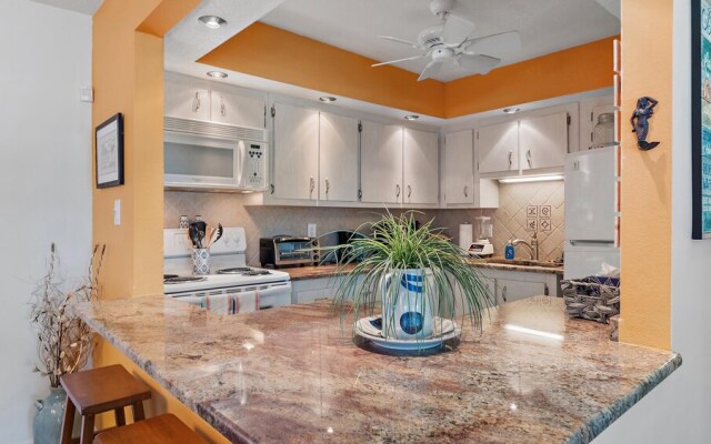 Serenity On Sutton 2 Bedroom Townhouse by RedAwning