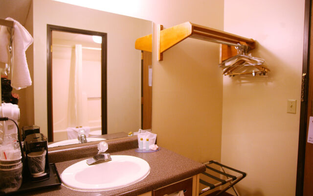 The Inn & Suites SW Omaha