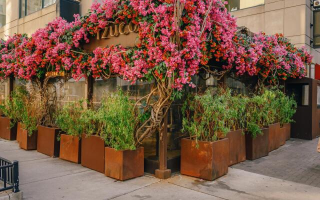 Chicago | Clean & Contactless Studio + Full Kitchen