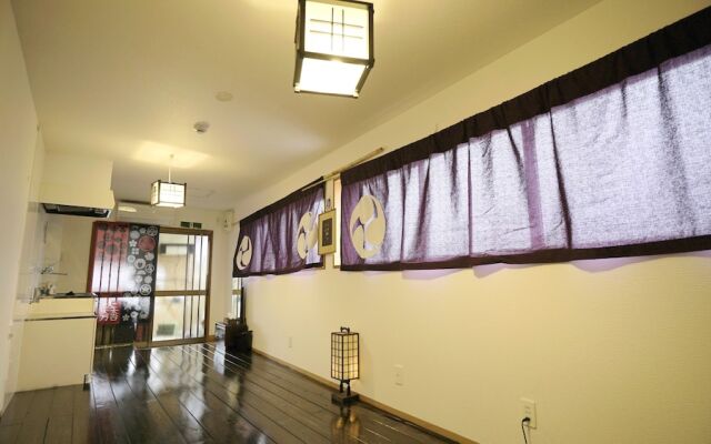 Bonds House