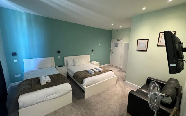The George Hotel