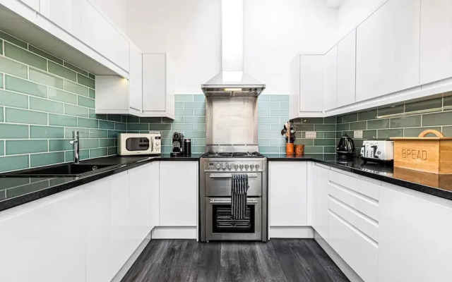 Bakersfield Retreat - From 200 Per Night