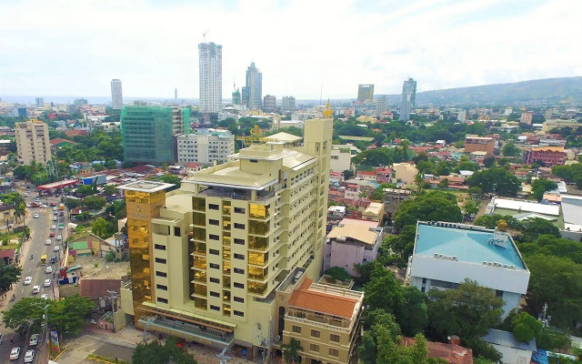 Golden Prince Hotel and Suites