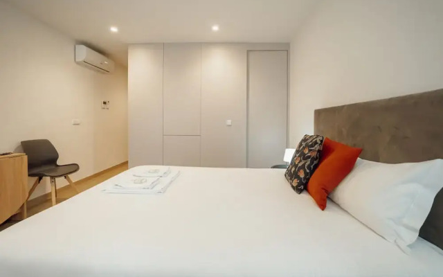 Carmo Residence Porto - S ANA by Vacationy