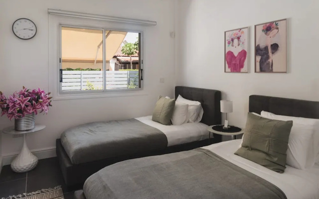 Phaedrus Living Luxury Botanic Residence