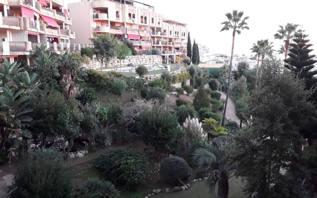 Apartamento en zona de golf y playa