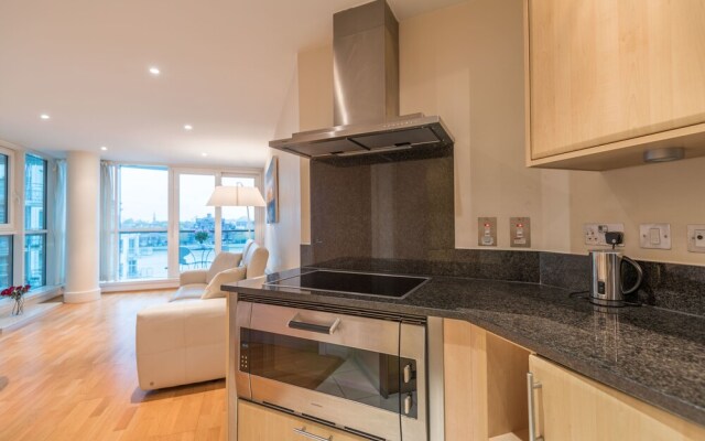 Stunning Flat Overlooking the Thames