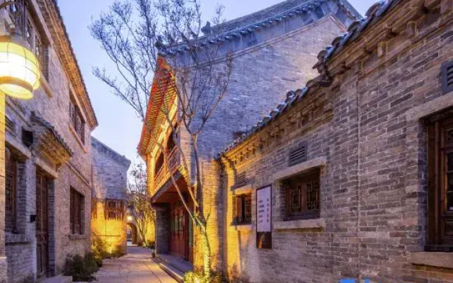 Mingshui Ancient City Lingqian Inn