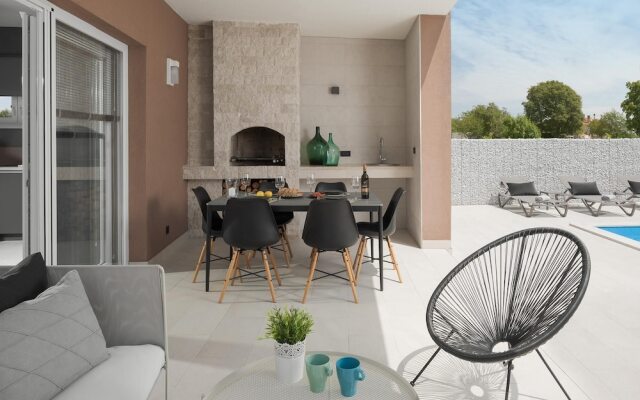 Villa Ovis in Peresiji