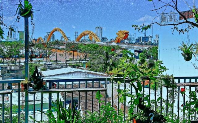 Sena home 4th-Rooftop Overlooking Danang Dragon bridge