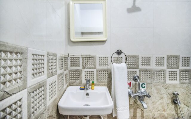FabExpress Ample Premium Suites