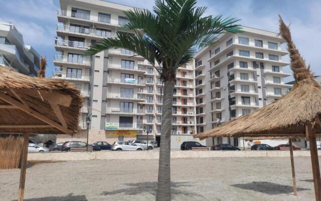 Blue Wave 2 Primul bloc la mare