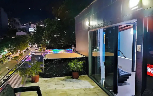 PROMO 18 BDRM Building, Pool+ 5Jacuzzis at Poblado