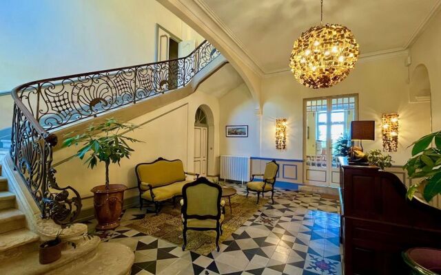 Chateau de Roquelune