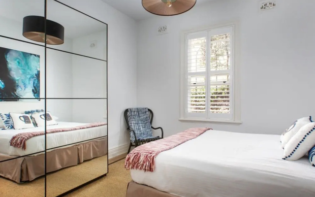 Elegant 3-bed Heritage House With Swimming Pool – Guest Rooms – Sydney