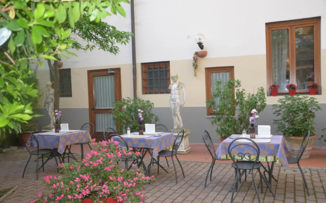 Hotel Mia Cara