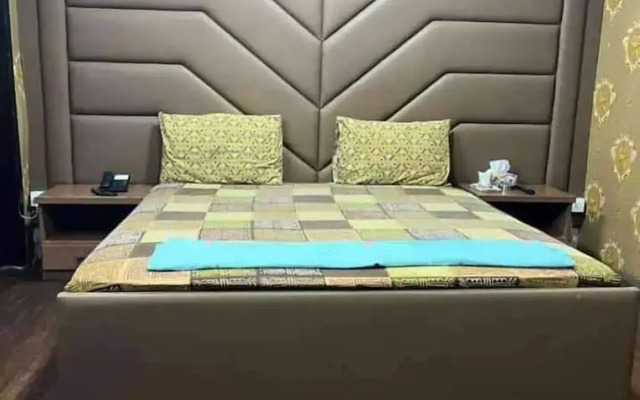 Hotel Golden Inn