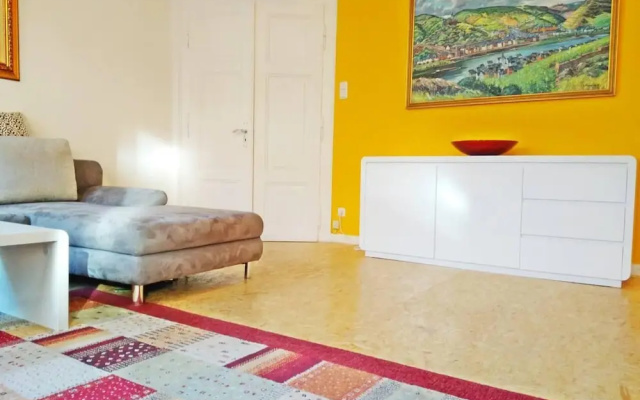 2bed Old Town Apt Sleeps 6 - Rooftop Terrace, Wifi
