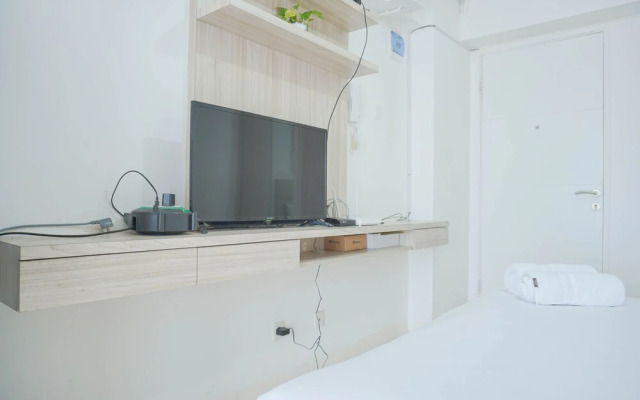 Cozy Stay and Homey Studio Apartment at Bassura City Apartment
