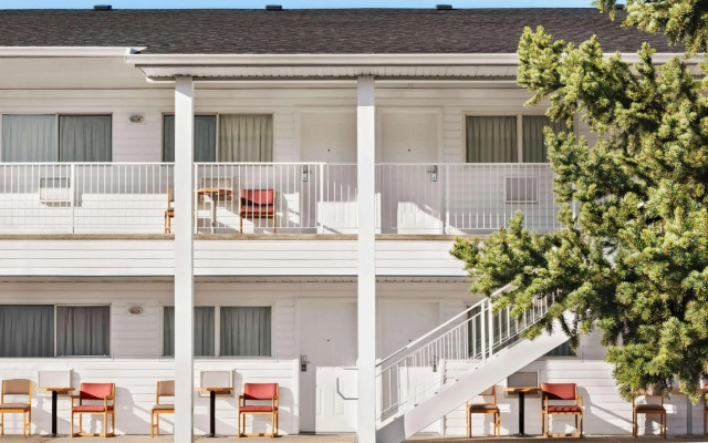 Travelodge by Wyndham Salmon Arm
