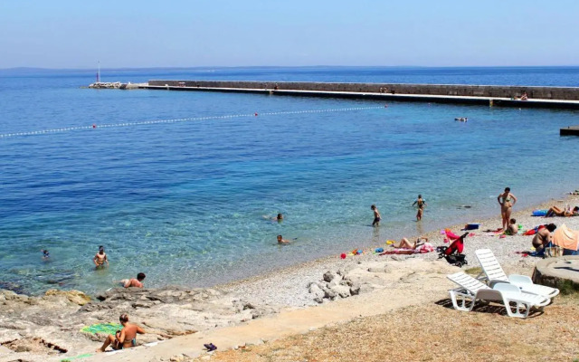 Apartments with a parking space Veli Losinj, Losinj - 8060