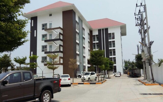 Thanarom Place