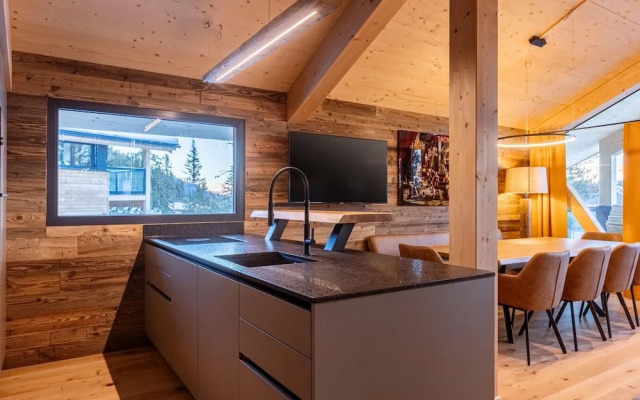 Spacious Chalet With Finnish Sauna