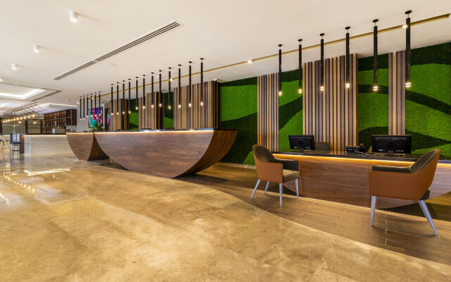 Mercure Dubai Barsha Heights Hotel Suites And Apartments