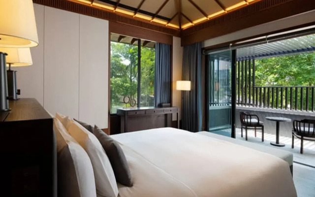 Le Meridien Shimei Bay Beach Resort & Spa