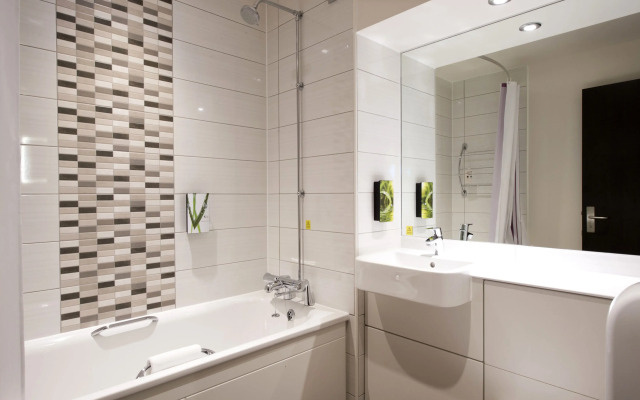 Premier Inn Cirencester