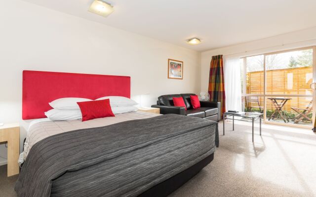 Tussock Peak Motor Lodge