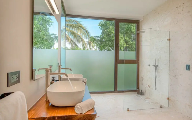 7-br Luxury Beachfront Paradise With Ocean Views